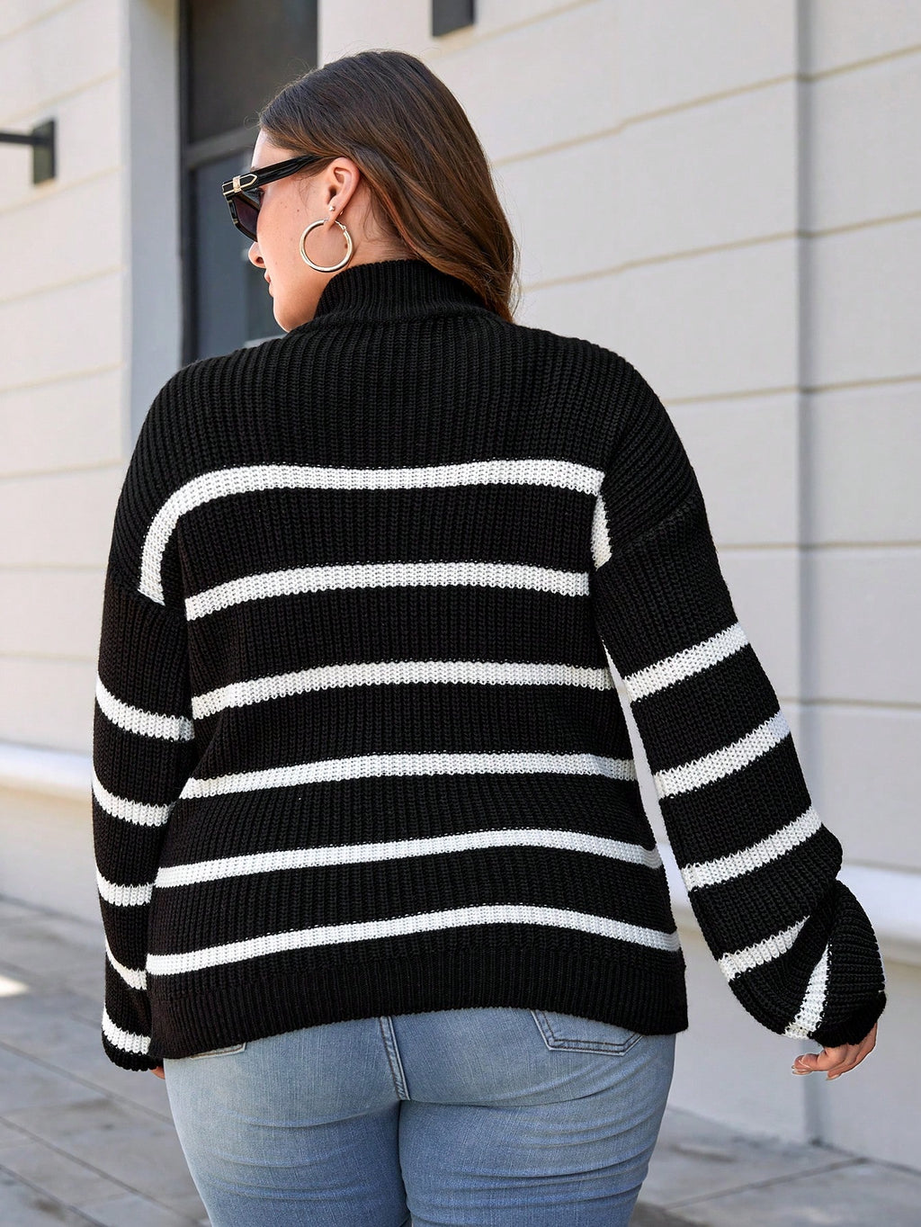 Pull Noir référence 275 – vue 2