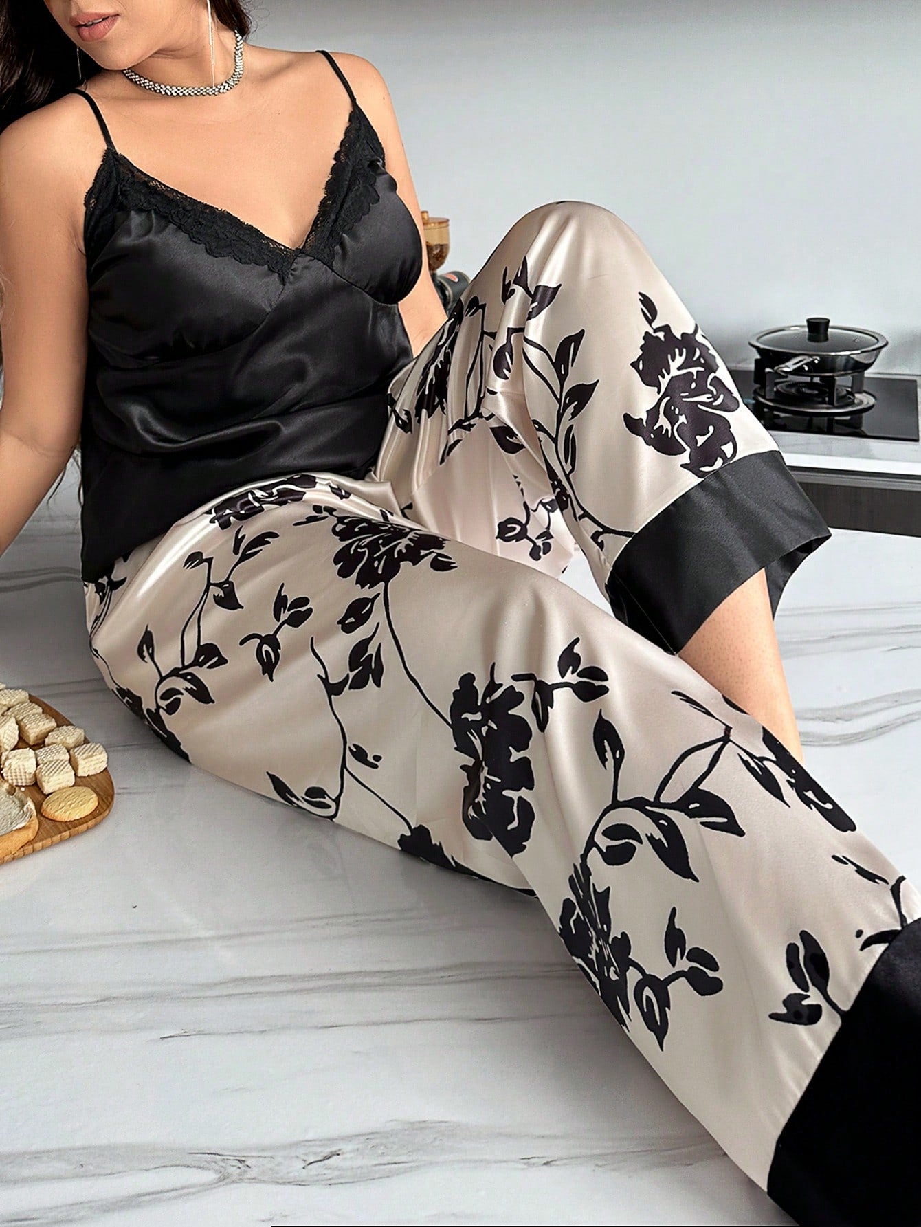 Pyjama satin noir référence 336 – vue 4