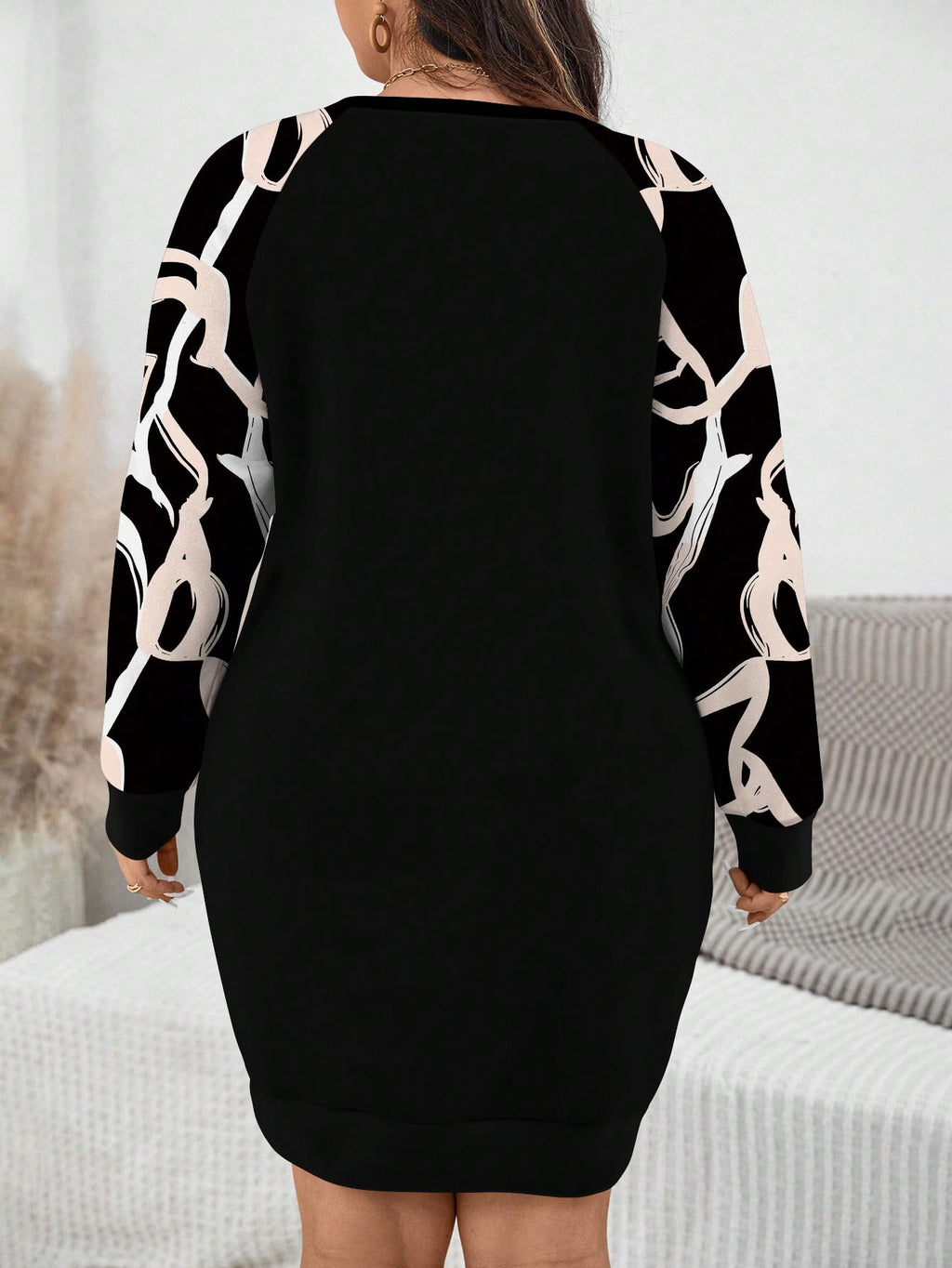 Robe Noir référence 692 – vue 2