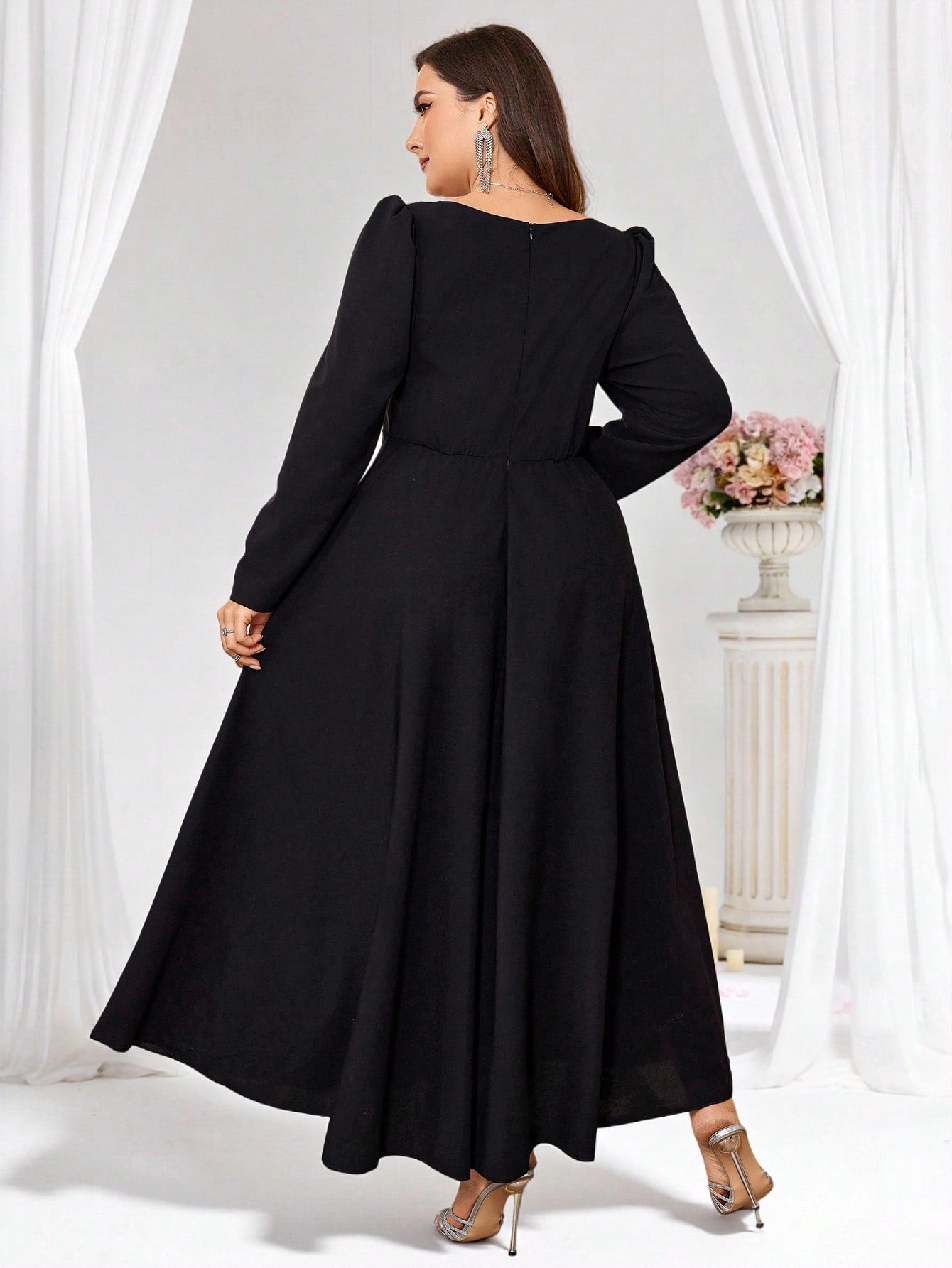 Robe Noir référence 714 – vue 2